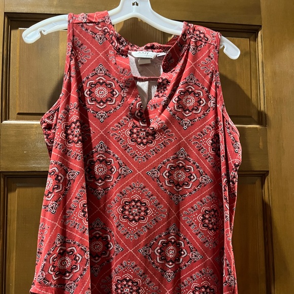JODY - XL red paisley sleeveless top - Picture 1 of 3